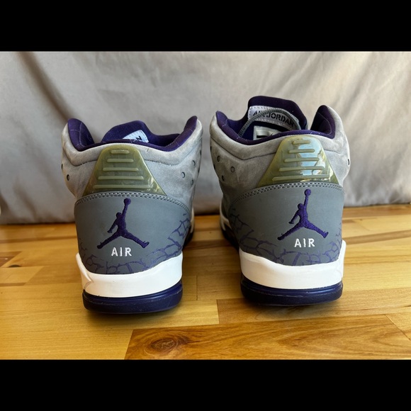 Air Jordans size 8.5 main image 6